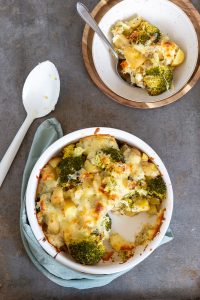 Broccolischotel Met Aardappeltjes In Kaassaus Brenda Kookt