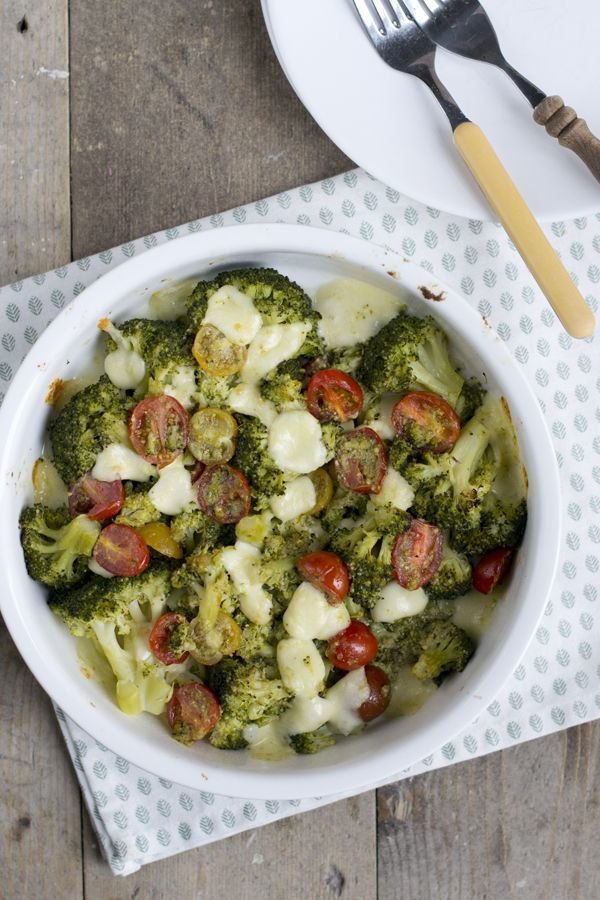 Gegratineerde broccoli met mozzarella