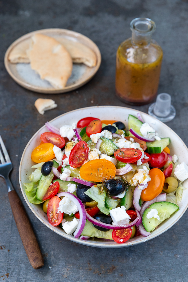 in verlegenheid gebracht Rechtmatig Giotto Dibondon Griekse Salade - Basisrecept met dressing - Brenda Kookt