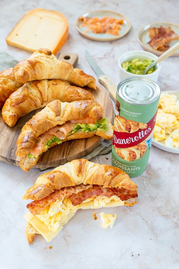 Ultieme croissant met scrambled egg’s en spek