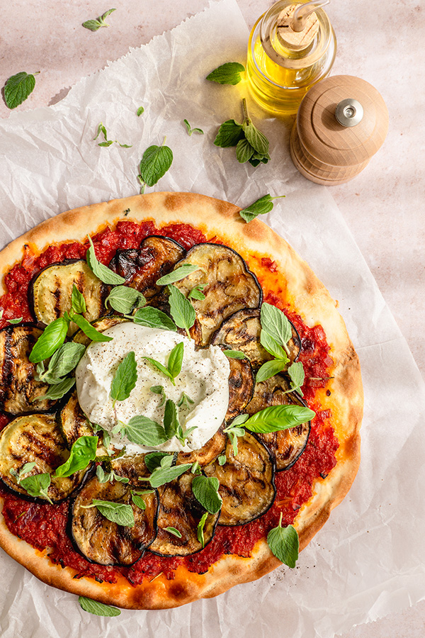 Ratatouille pizza met burrata