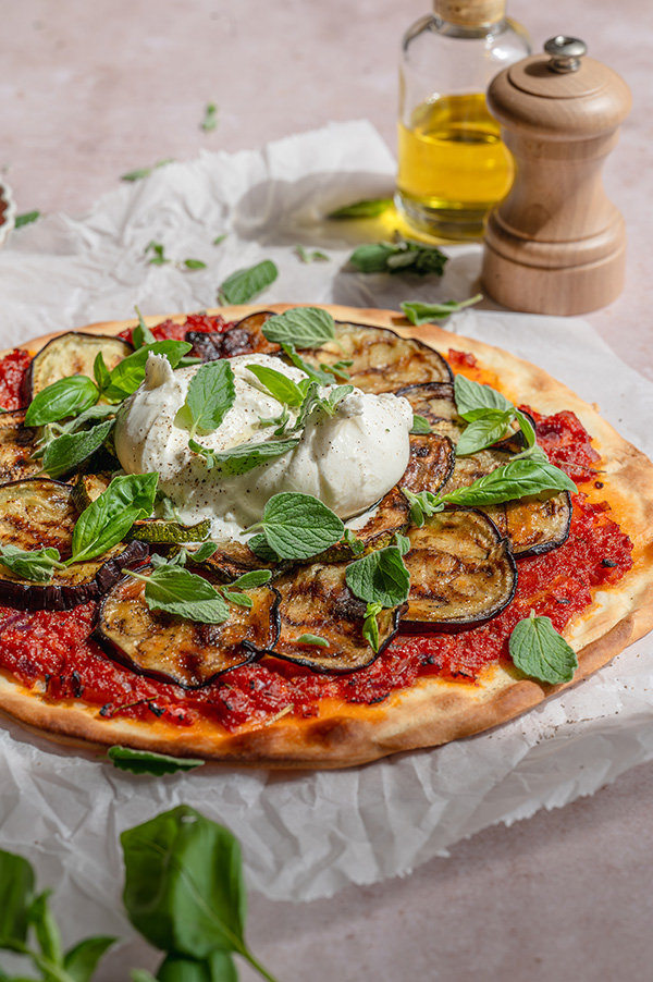 Ratatouille pizza met burrata