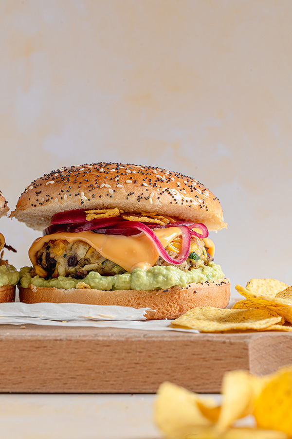 Mexicaanse burger met mashed avocado