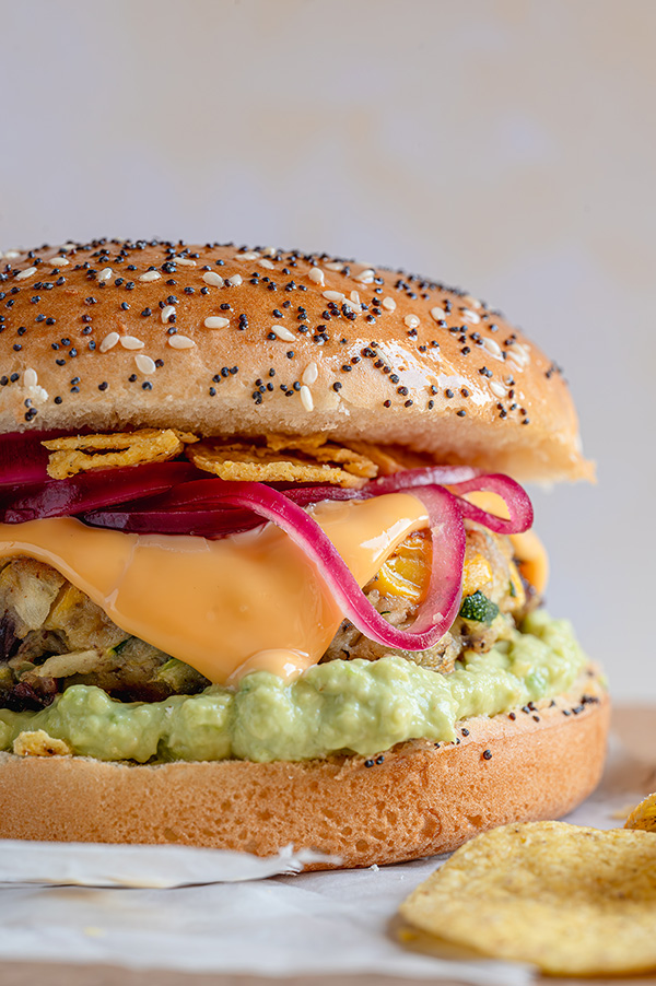 Mexicaanse burger met mashed avocado