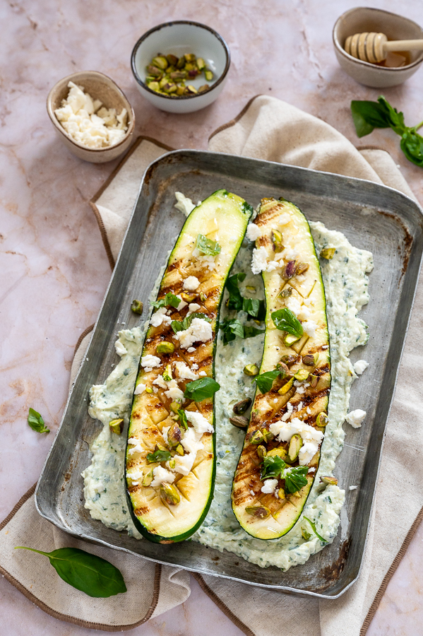 Fetaspread met geroosterde courgette