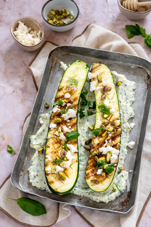 Fetaspread met geroosterde courgette