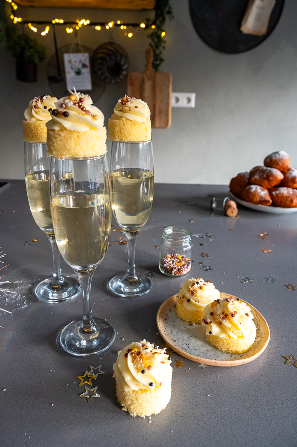 Cake met witte chocolade en champagne-crème