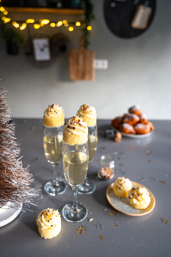 Cake met witte chocolade en champagne-crème