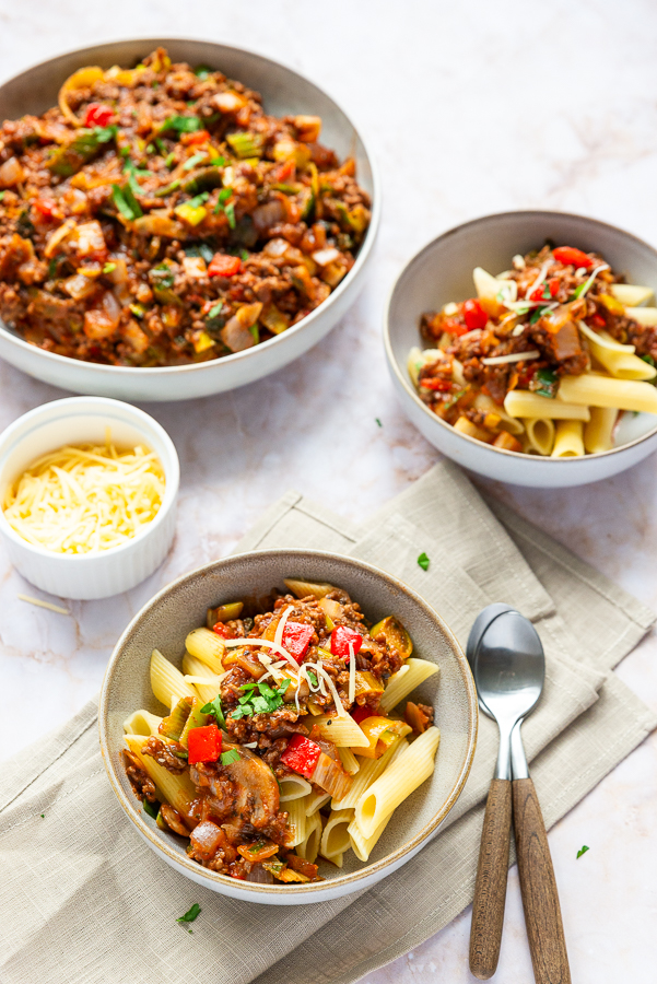 Snelle pasta met gehakt in tomatensaus