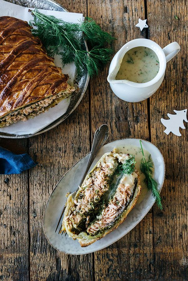 Kerst hoofdgerecht met vis zalm in bladerdeeg