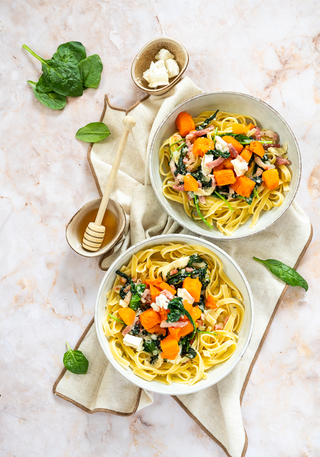 Geitenkaas pasta met pompoen en spekjes