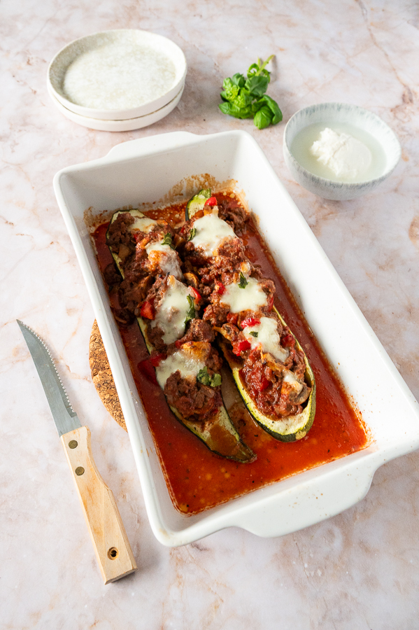 Gevulde courgette met gehakt en mozzarella