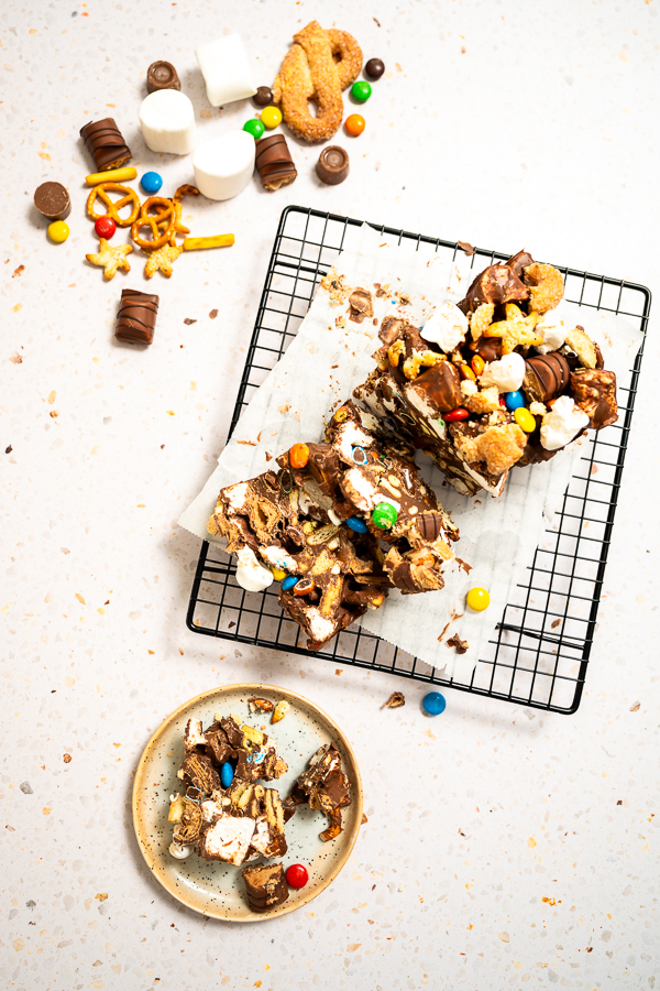 Rocky road met krakeling en Kinder Bueno