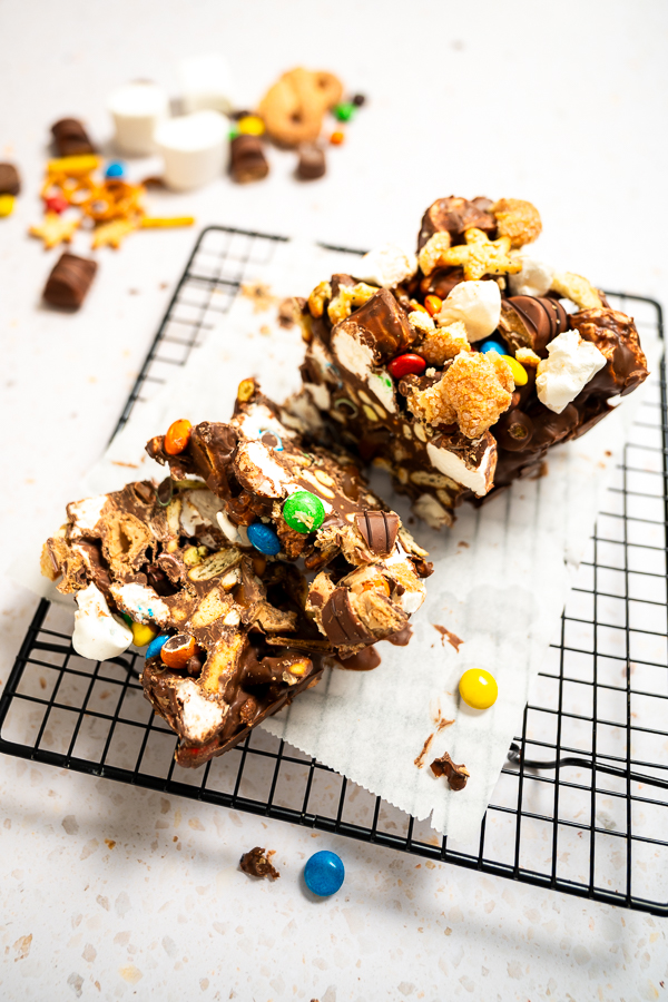 Rocky road met krakeling en Kinder Bueno