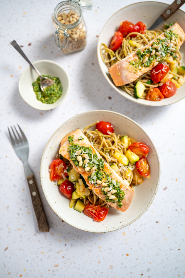 Pasta pesto met zalm