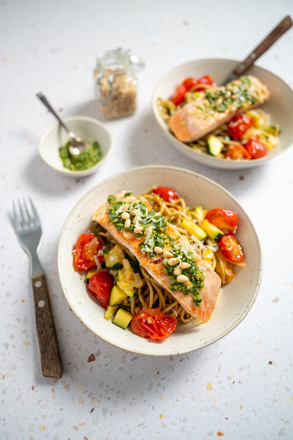 Pasta pesto met zalm