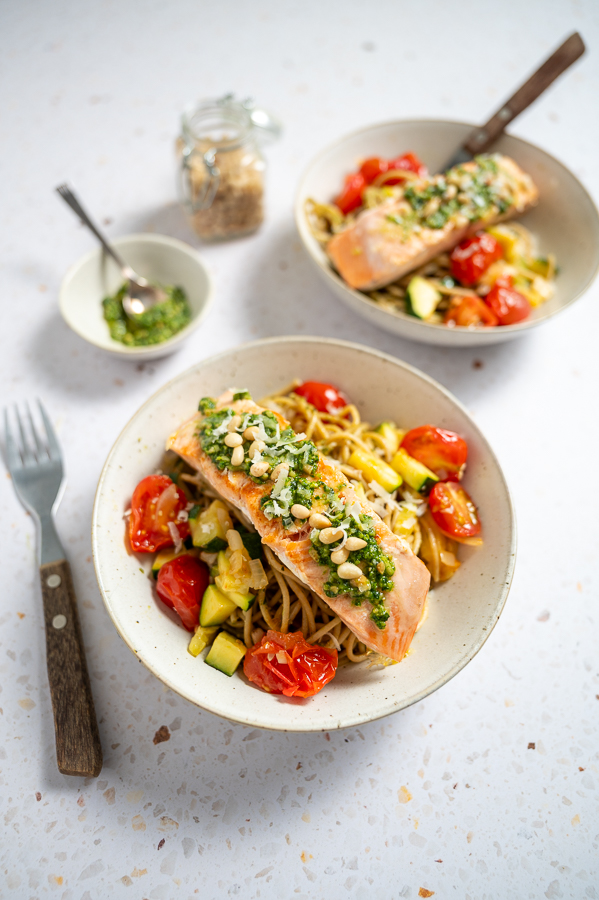 Pasta pesto met zalm