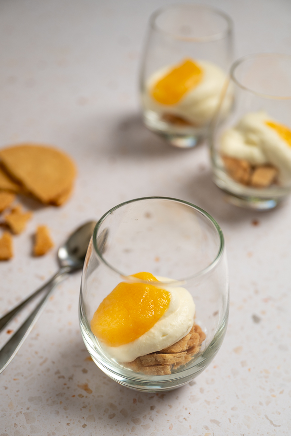 MonChou in een glaasje met lemon curd