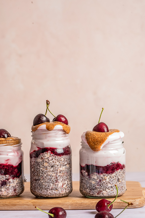 Cherry overnight oats met chia
