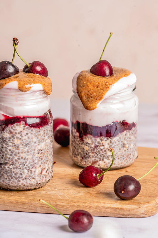 Cherry overnight oats met chia