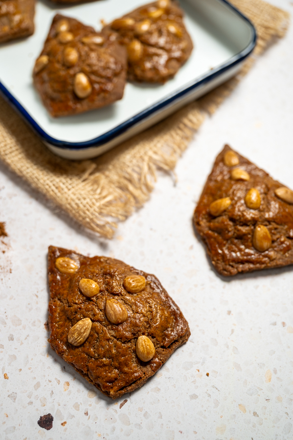 Sinterklaaskoeken - Mijter van gevuld speculaas