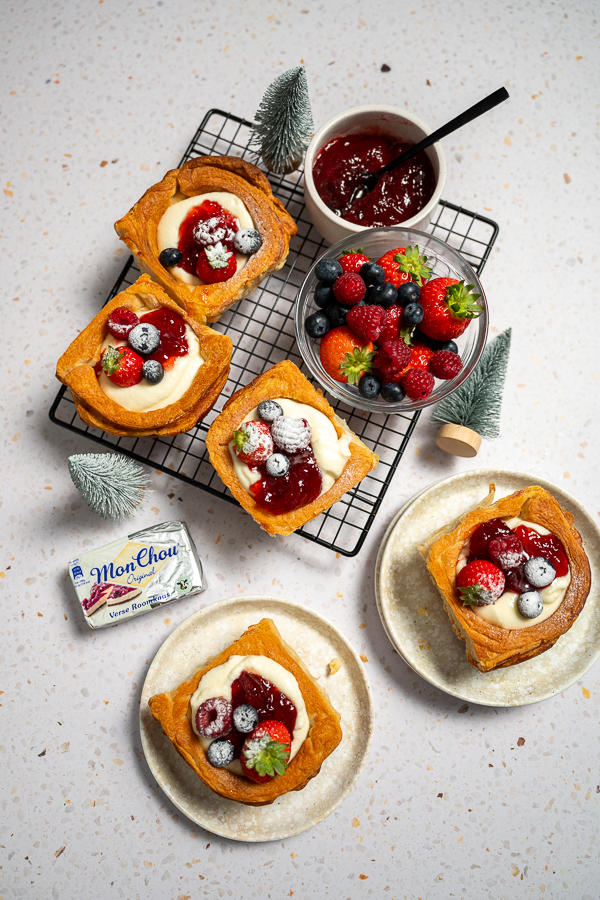 Croissantcups met MonChou en rood fruit