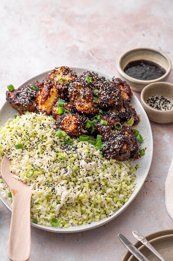 Sticky bloemkool met broccolirijst 