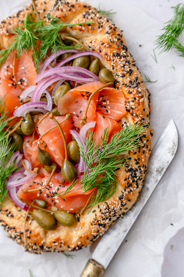 Zalmgalette met sesamkorst en roomkaas