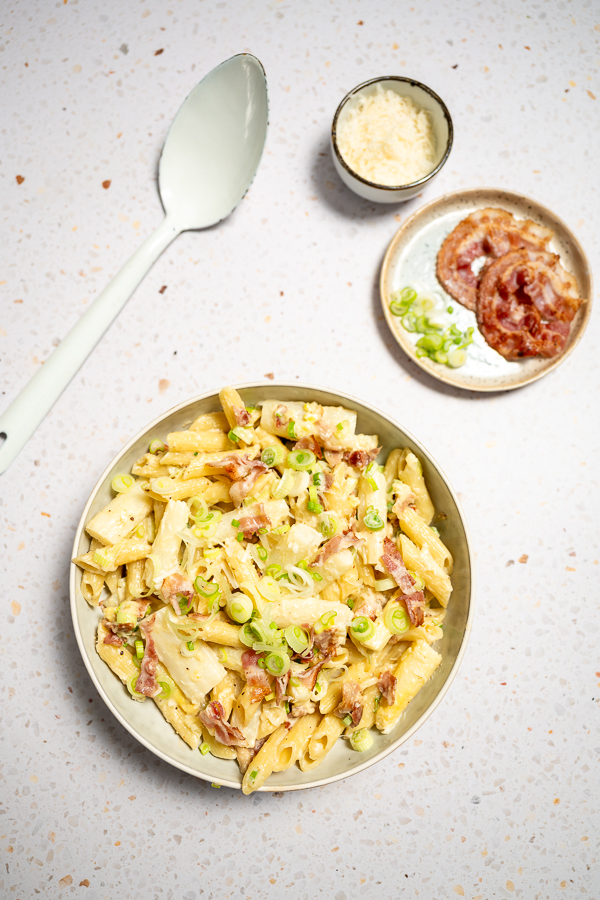 Romige pasta met asperges en spek