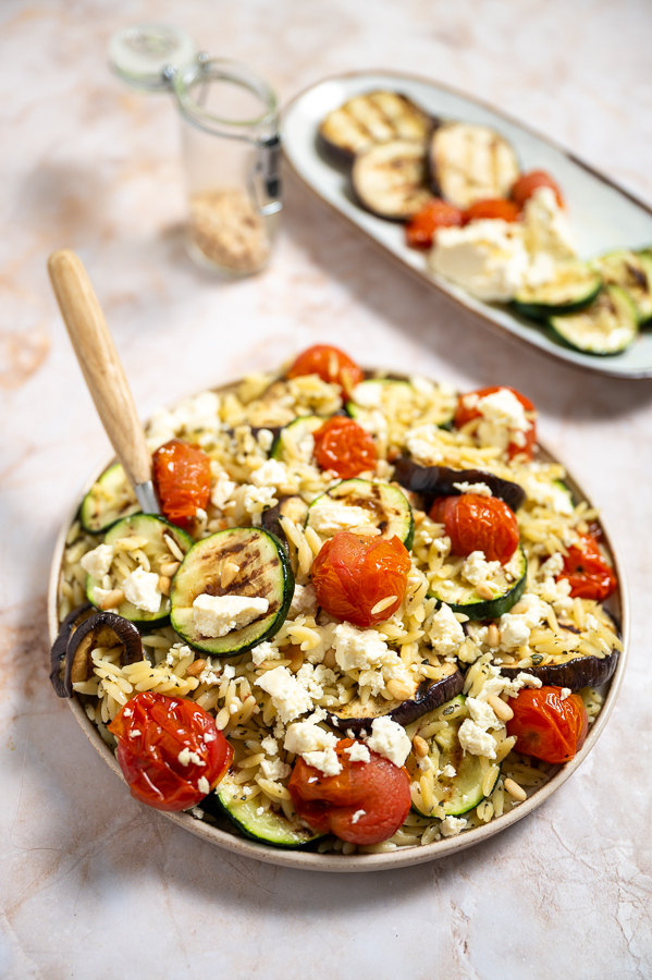 Orzo met gegrilde groenten en feta