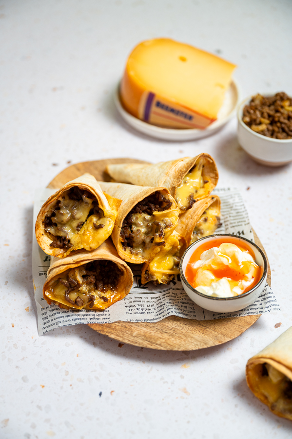 Wrap-hoorntjes met gehakt en kaas