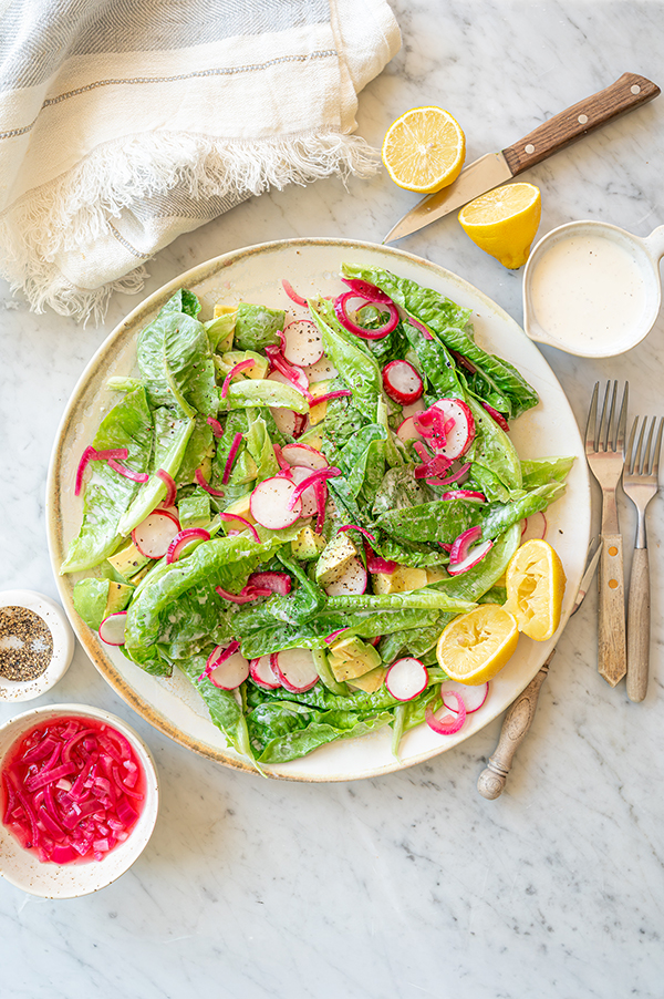 Little gem salade met avocado en radijs
