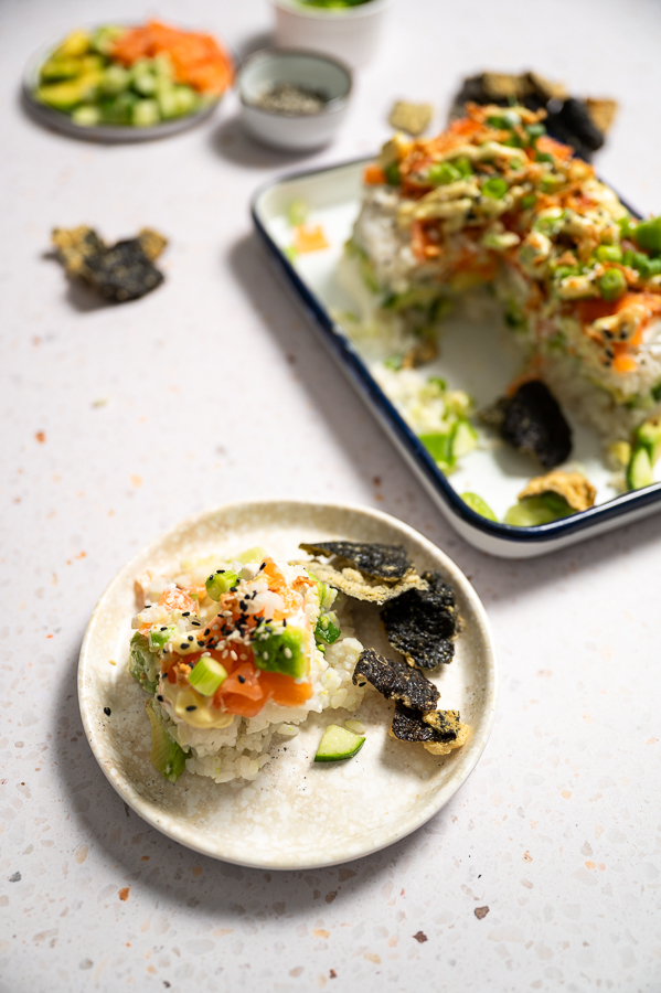 Lazy sushi met gerookte zalm en avocado