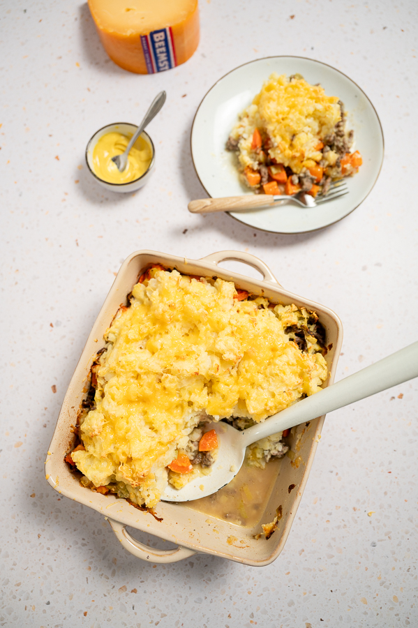 Ovenschotel met gehakt, prei en aardappel