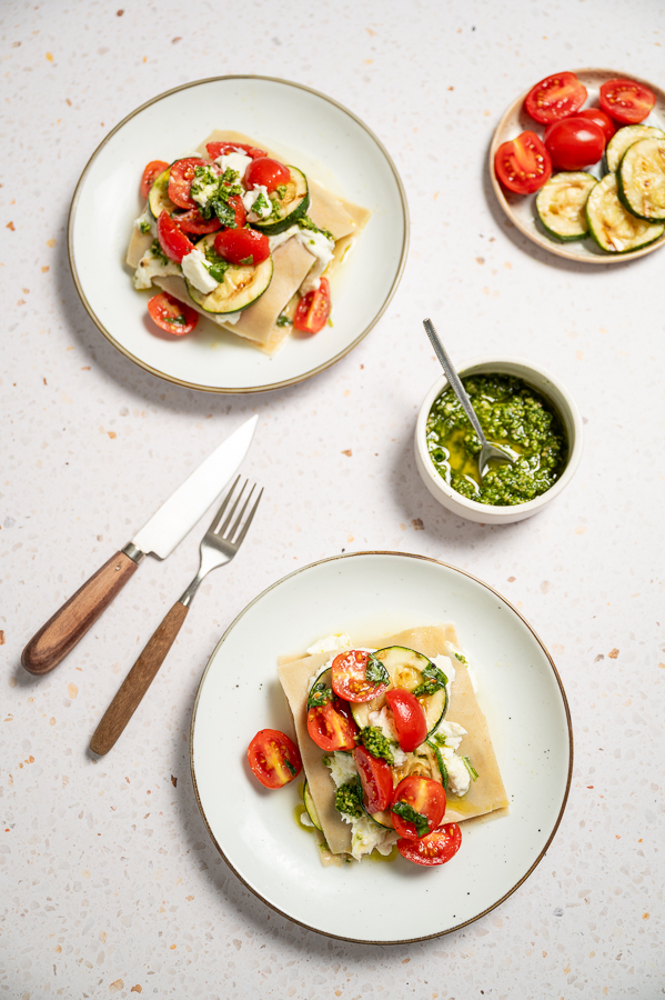 Open lasagne caprese met gegrilde courgette
