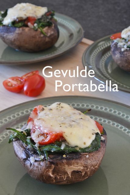 Portabella gevuld met spinazie, tomaat en mozzarella