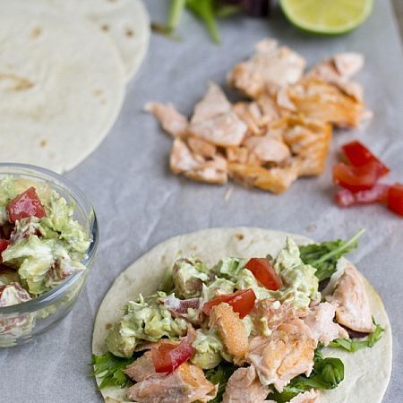 zalm met avocado wraps