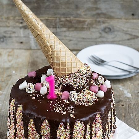 Disco dip drip cake, verjaardagstaart, kindertaart, traktatie