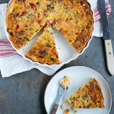 Quiche courgette met paprika en kipreepjes