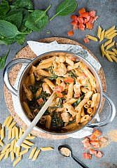 Cajun pasta met kip en spinazie