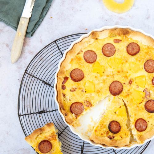 Zuurkoolquiche met rookworst en ananas