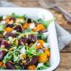 Salade van geroosterde groenten met amandelschaafsel