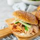 Pulled zalm met Oosterse bonensalade