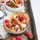 Pannenkoektaco’s met yoghurtslagroom en fruit