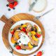 Wentelteefjes met kwark en zomerfruit