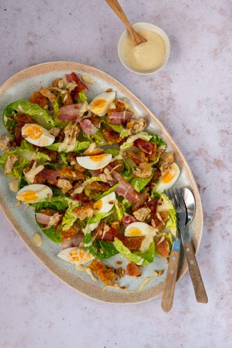 Caesar salade met krokante kip