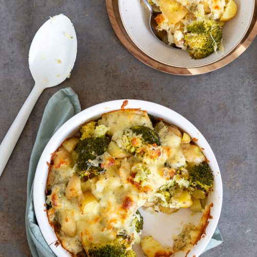 Broccoli met aardappeltjes in kaassaus